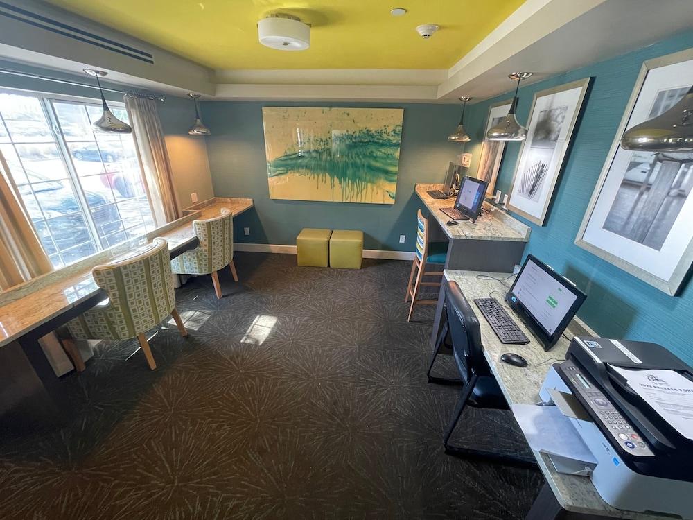 Red Roof Inn Plus & Suites 탬파 외부 사진