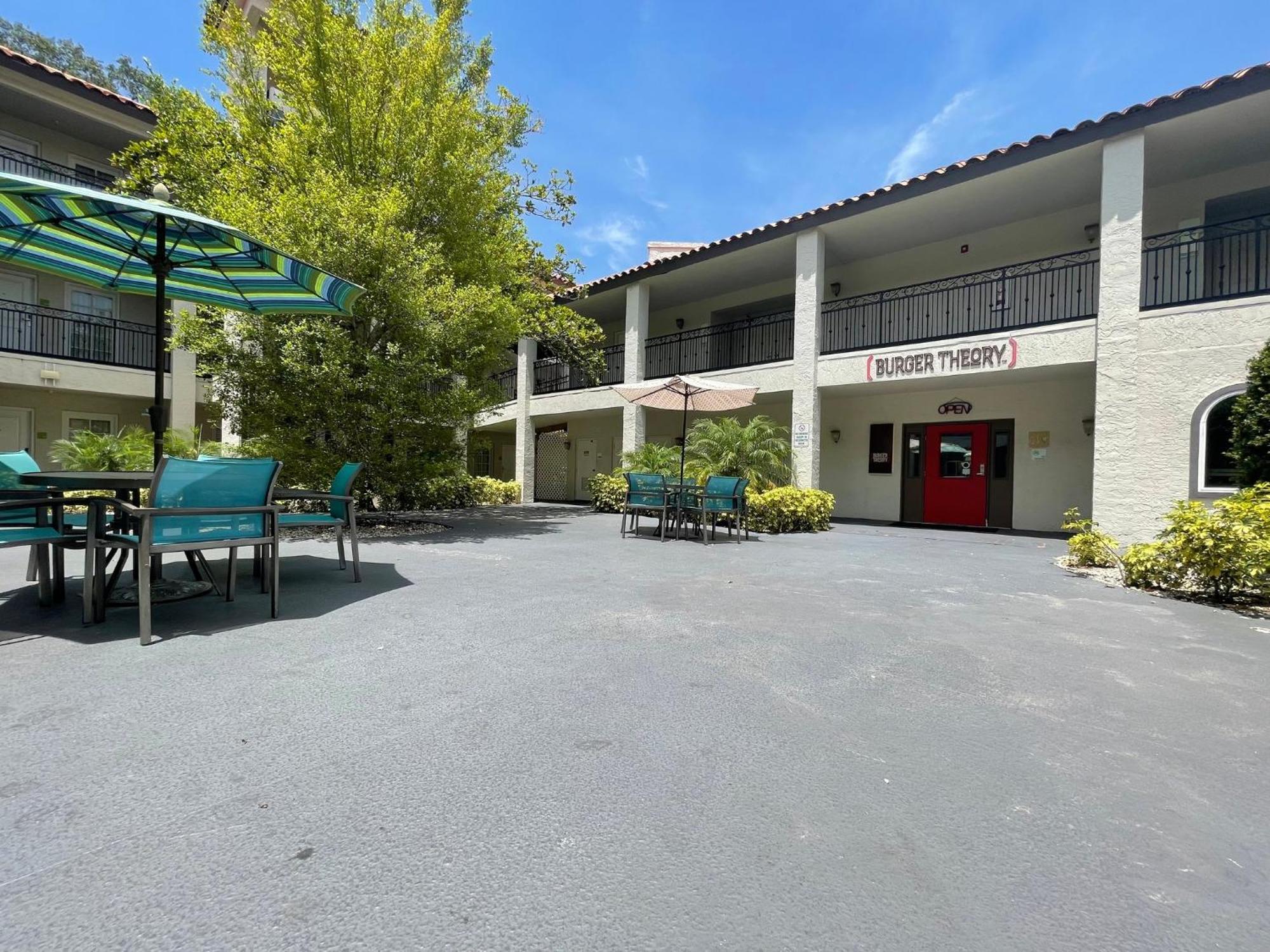 Red Roof Inn Plus & Suites 탬파 외부 사진
