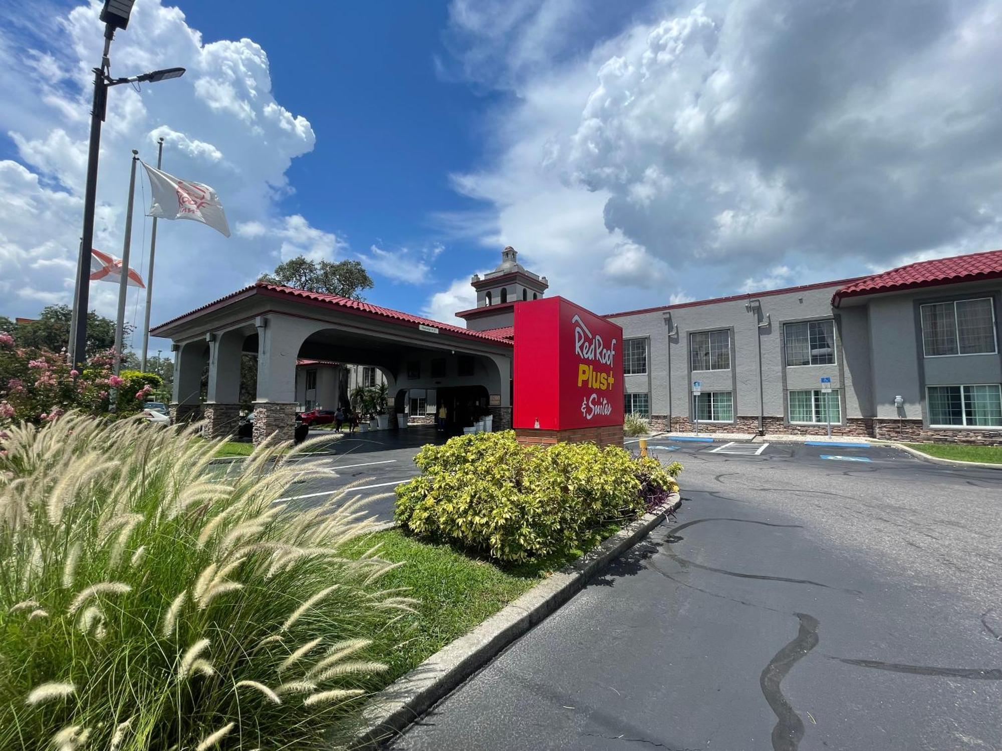 Red Roof Inn Plus & Suites 탬파 외부 사진