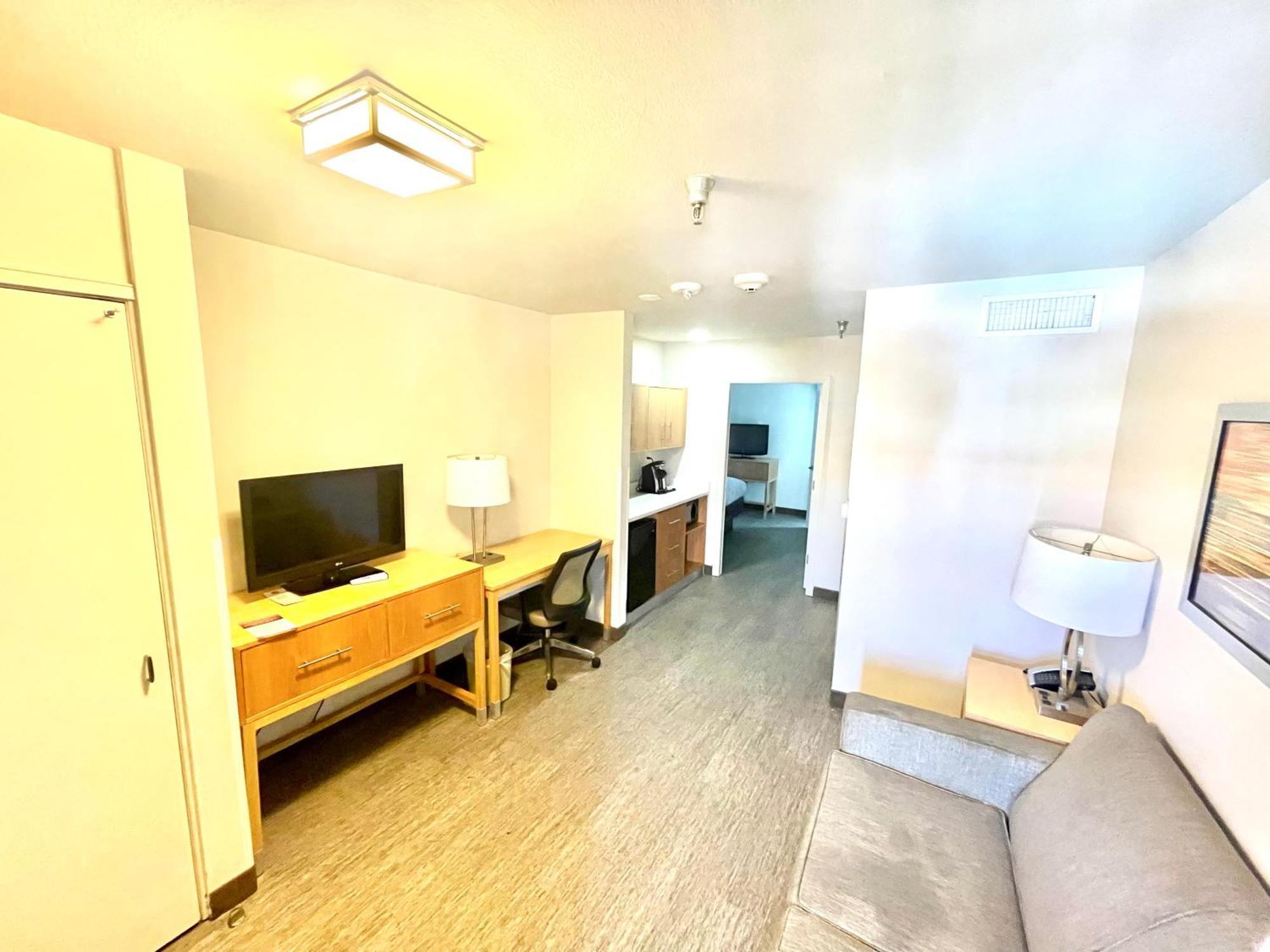 Red Roof Inn Plus & Suites 탬파 객실 사진
