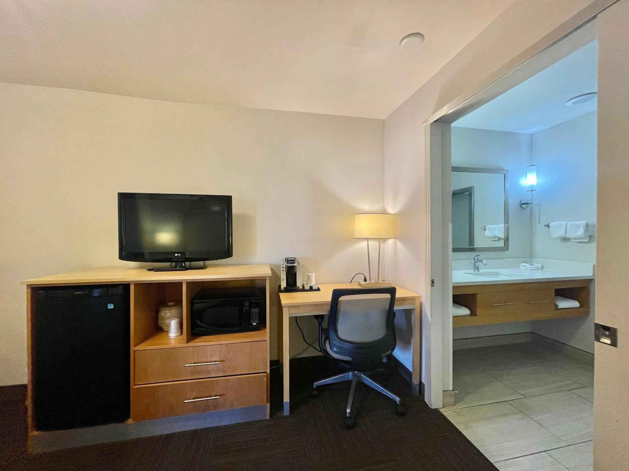 Red Roof Inn Plus & Suites 탬파 객실 사진