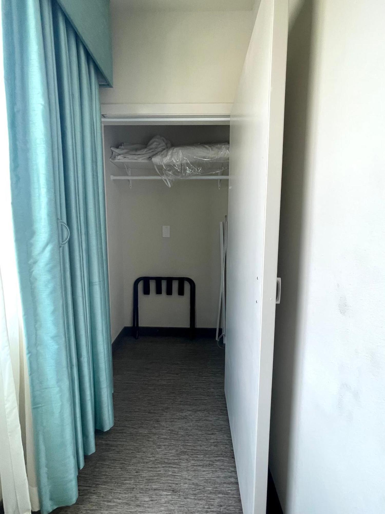 Red Roof Inn Plus & Suites 탬파 객실 사진