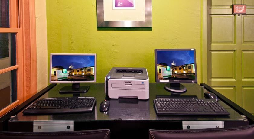 Red Roof Inn Plus & Suites 탬파 시설 사진